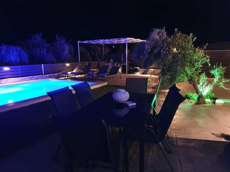Villa Sheila With Private Pool Roumelí エクステリア 写真