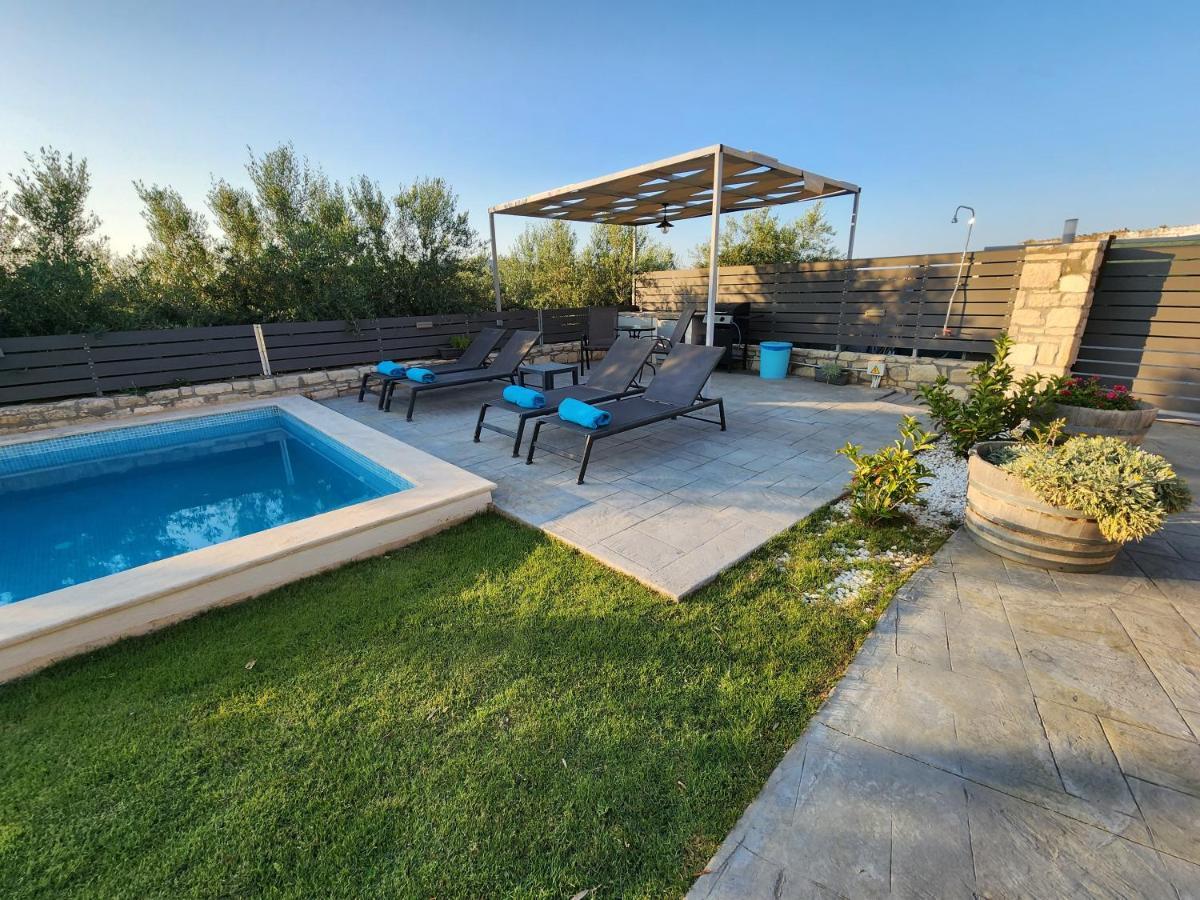 Villa Sheila With Private Pool Roumelí エクステリア 写真