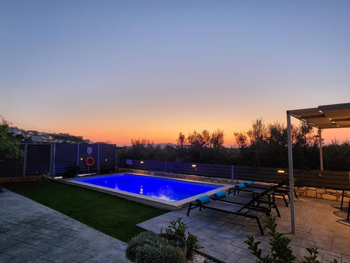 Villa Sheila With Private Pool Roumelí エクステリア 写真